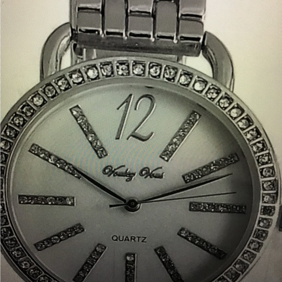 Woman’s Watch-VV SSteel Quartz - Picture 3 of 3